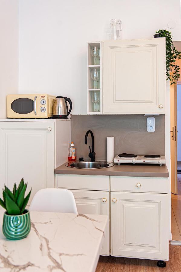 My City Apartment- Vienna Jungle Room Экстерьер фото