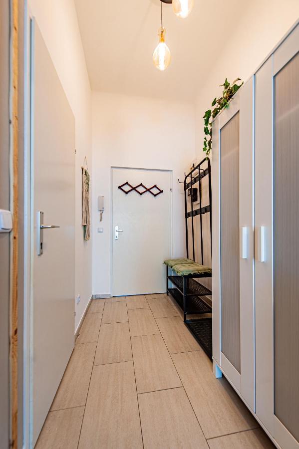 My City Apartment- Vienna Jungle Room Экстерьер фото