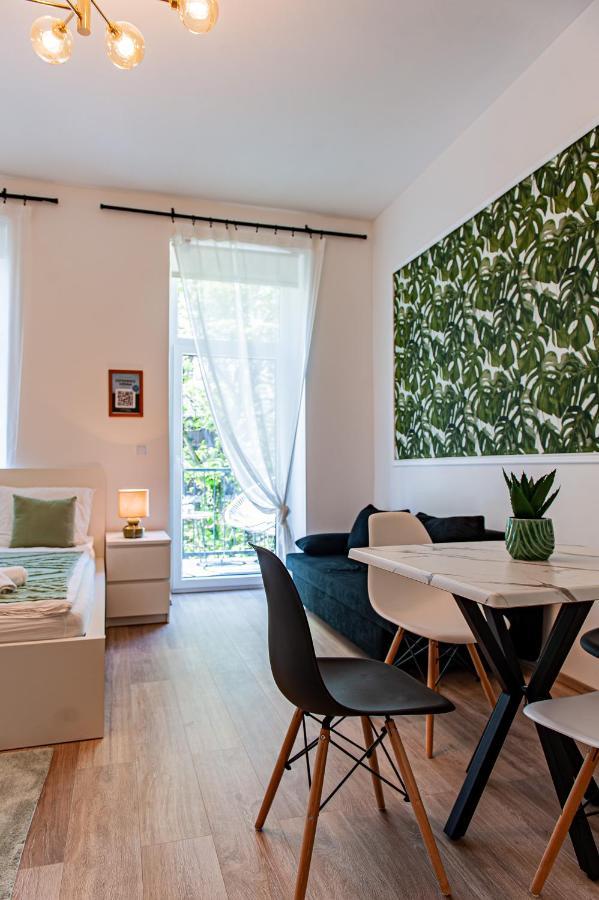 My City Apartment- Vienna Jungle Room Экстерьер фото